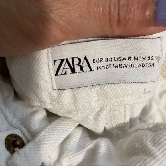 Zara bundle of white and black high rise jean shorts size 4 and 6 - Picture 7 of 8